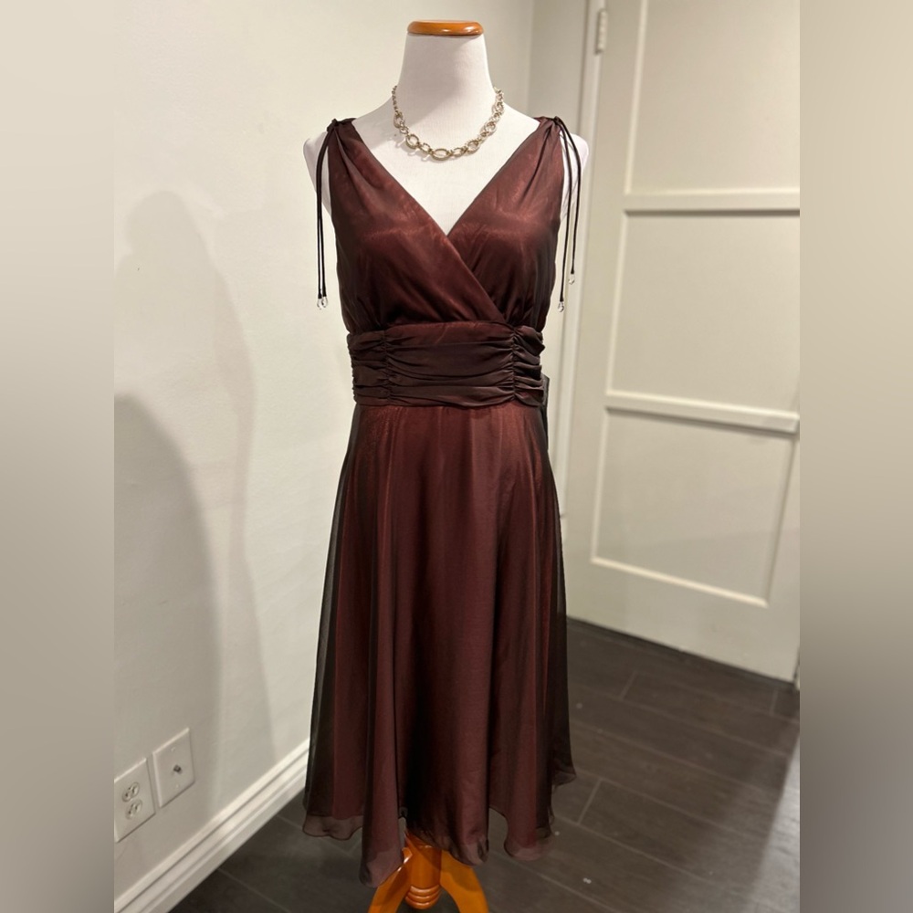 Patra NWT Size 10 Formal Sleeveless Fit to Flare MIDI Dress